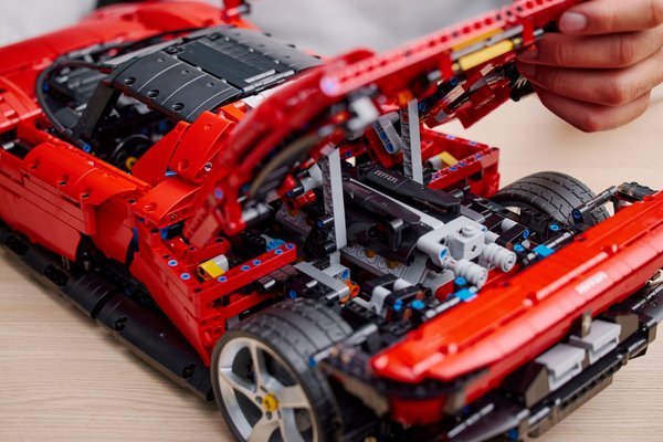 LEGO® TECHNIC 42143 Ferrari Daytona SP3 - NEU & OVP -